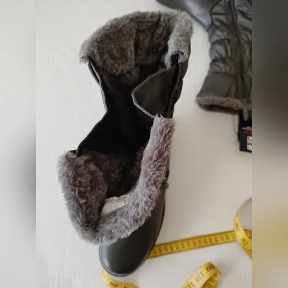 TOTES womens Samantha winter boot shoe size 11M black fabric upper zip up side . - Picture 8 of 9